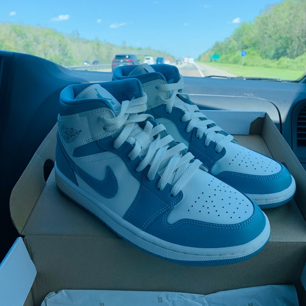 Air Jordan 1 Mid